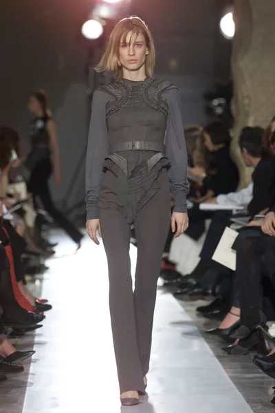 Look 38